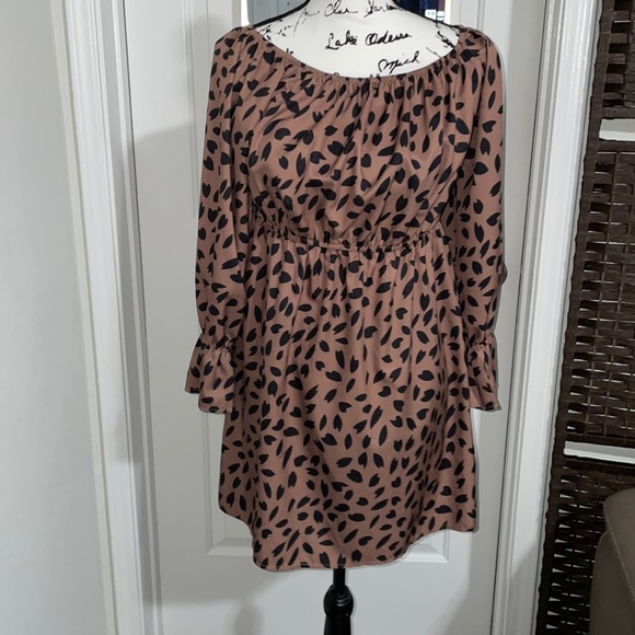 Dress - Picture 1 of 5